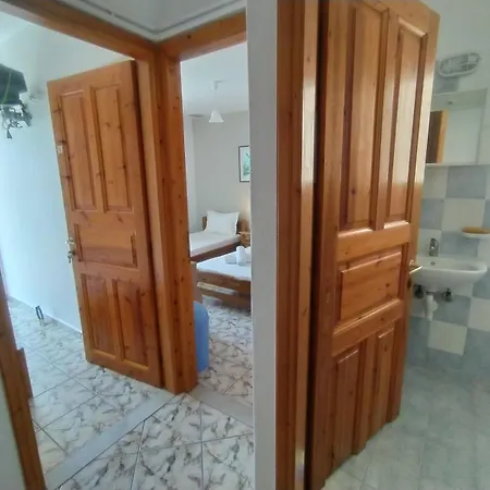 Platis House Apartment